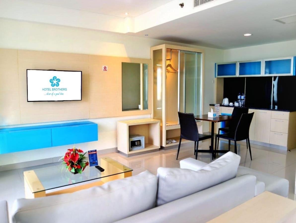 Hotel Brothers Biru Solo Baru Exterior foto