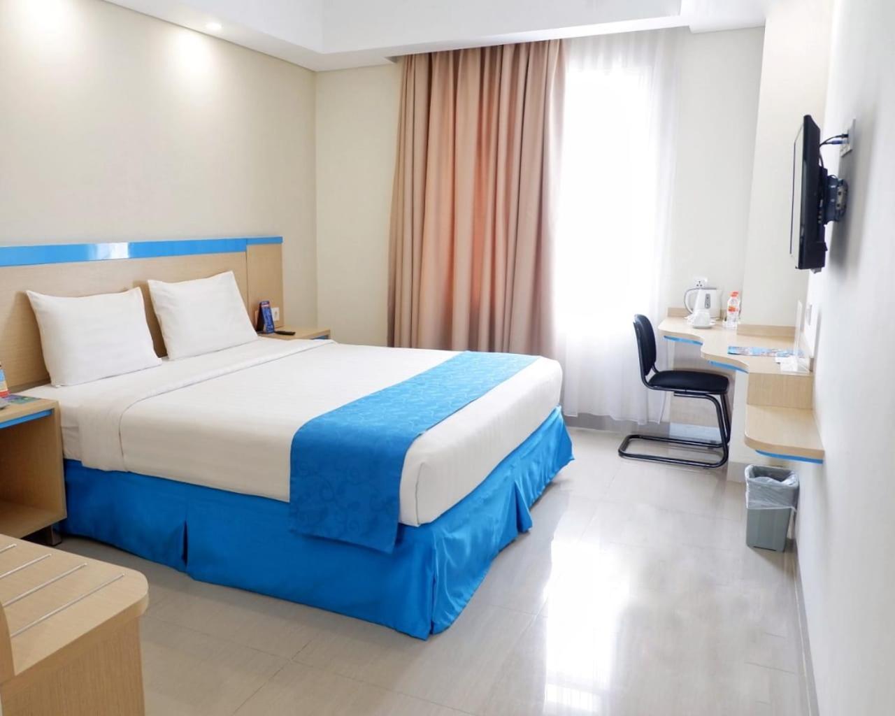 Hotel Brothers Biru Solo Baru Exterior foto