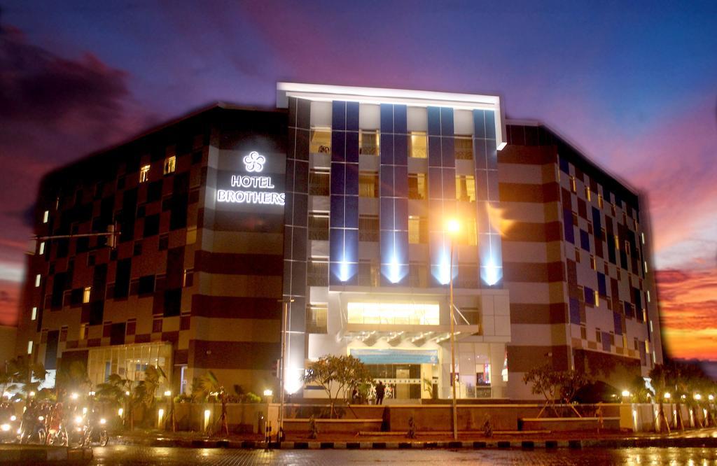 Hotel Brothers Biru Solo Baru Exterior foto