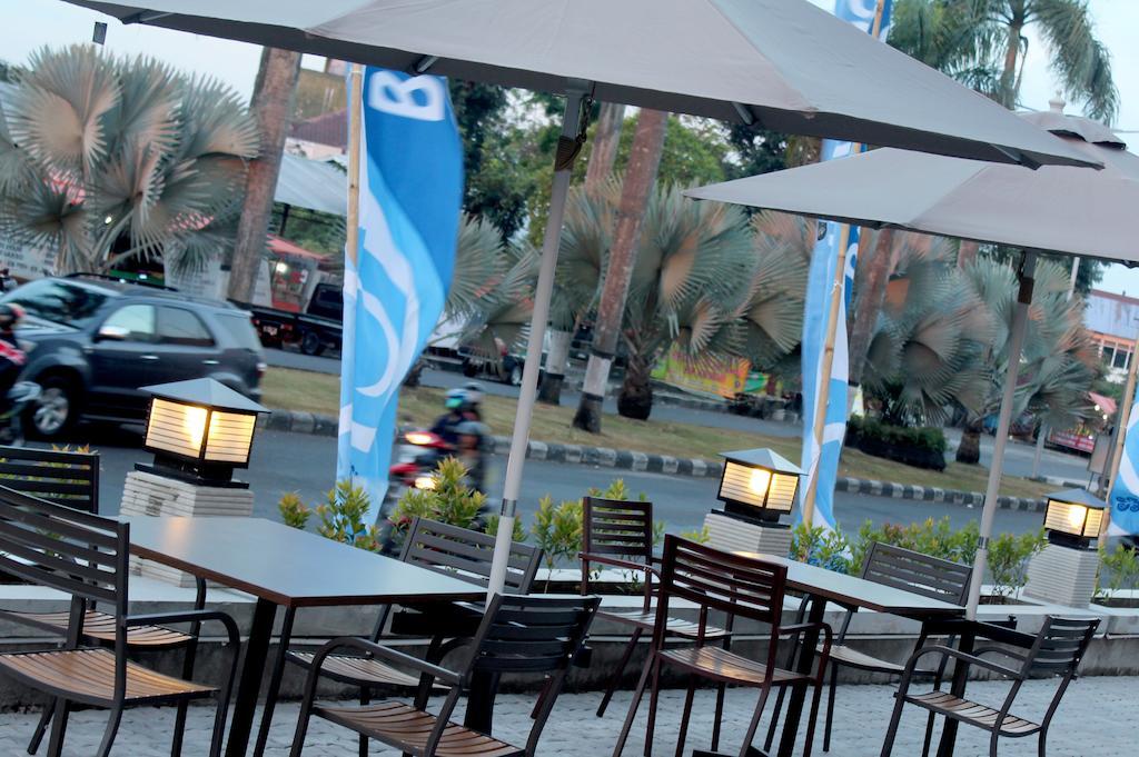 Hotel Brothers Biru Solo Baru Exterior foto