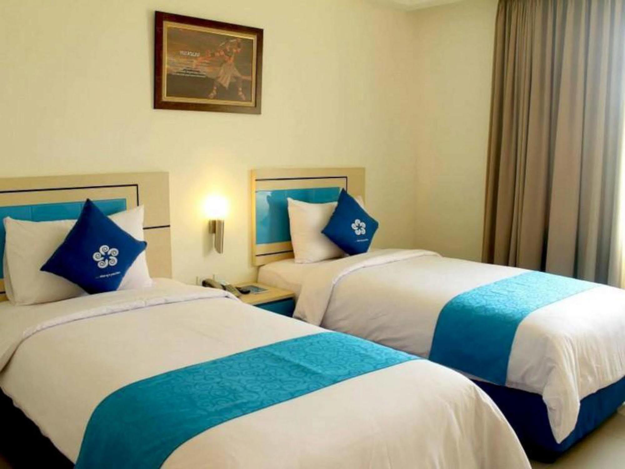 Hotel Brothers Biru Solo Baru Exterior foto