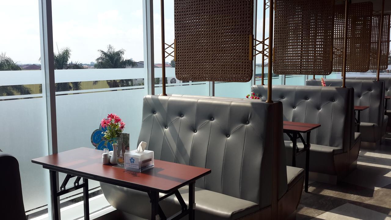 Hotel Brothers Biru Solo Baru Exterior foto