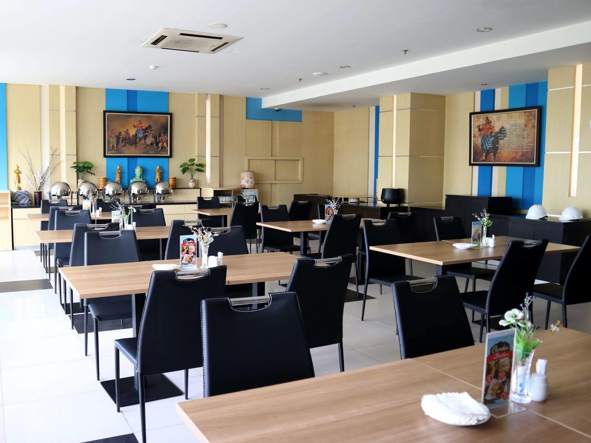 Hotel Brothers Biru Solo Baru Exterior foto