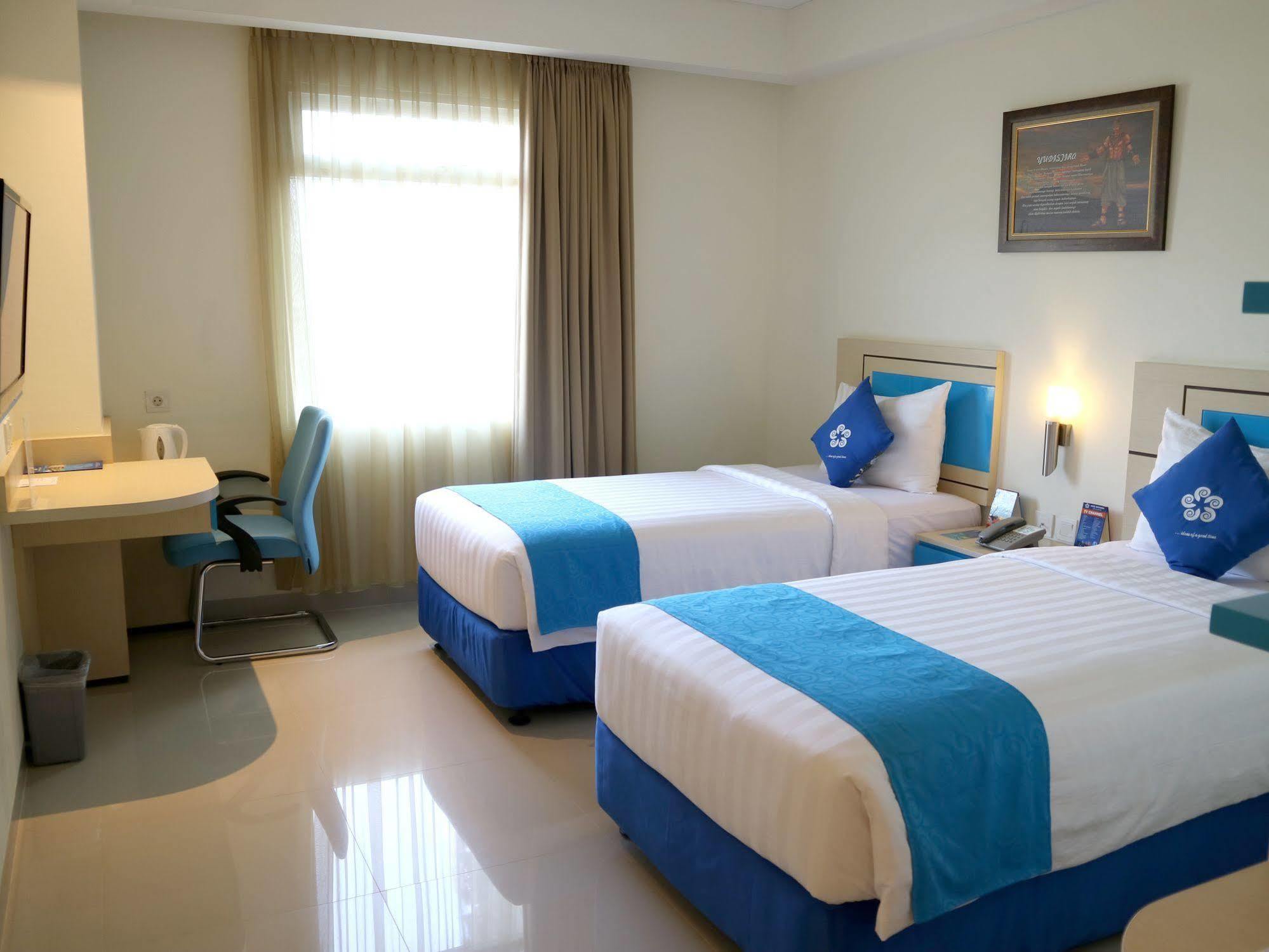 Hotel Brothers Biru Solo Baru Exterior foto