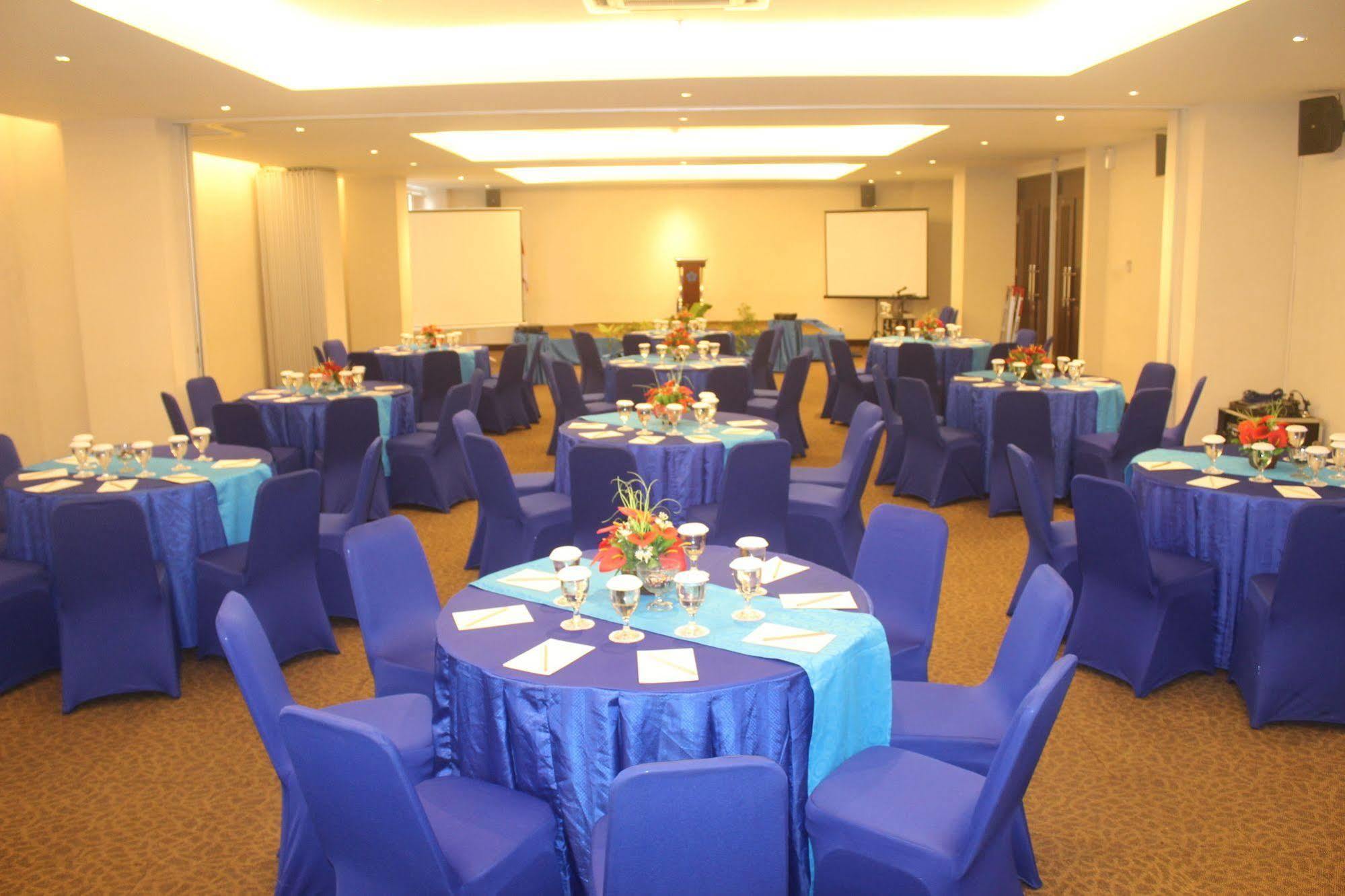 Hotel Brothers Biru Solo Baru Exterior foto