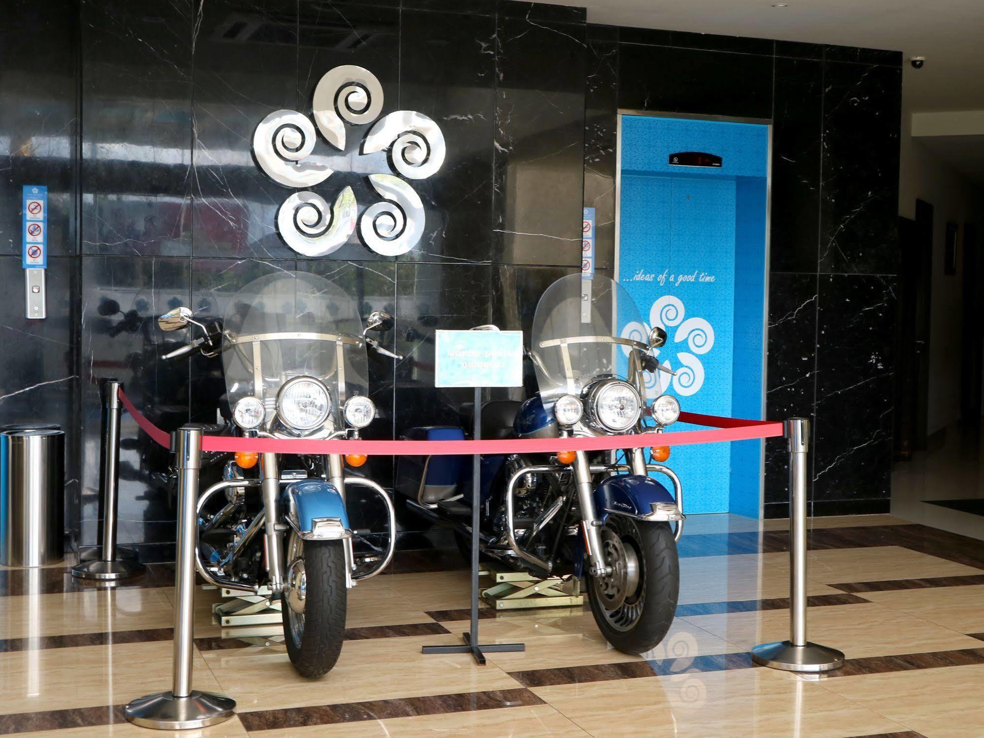 Hotel Brothers Biru Solo Baru Exterior foto