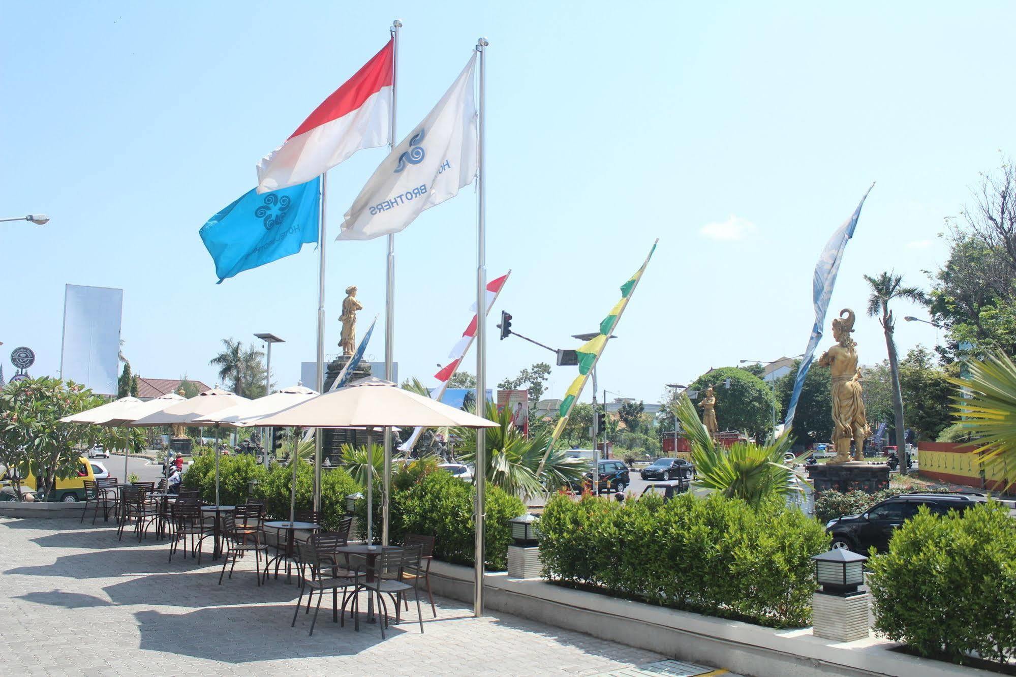 Hotel Brothers Biru Solo Baru Exterior foto