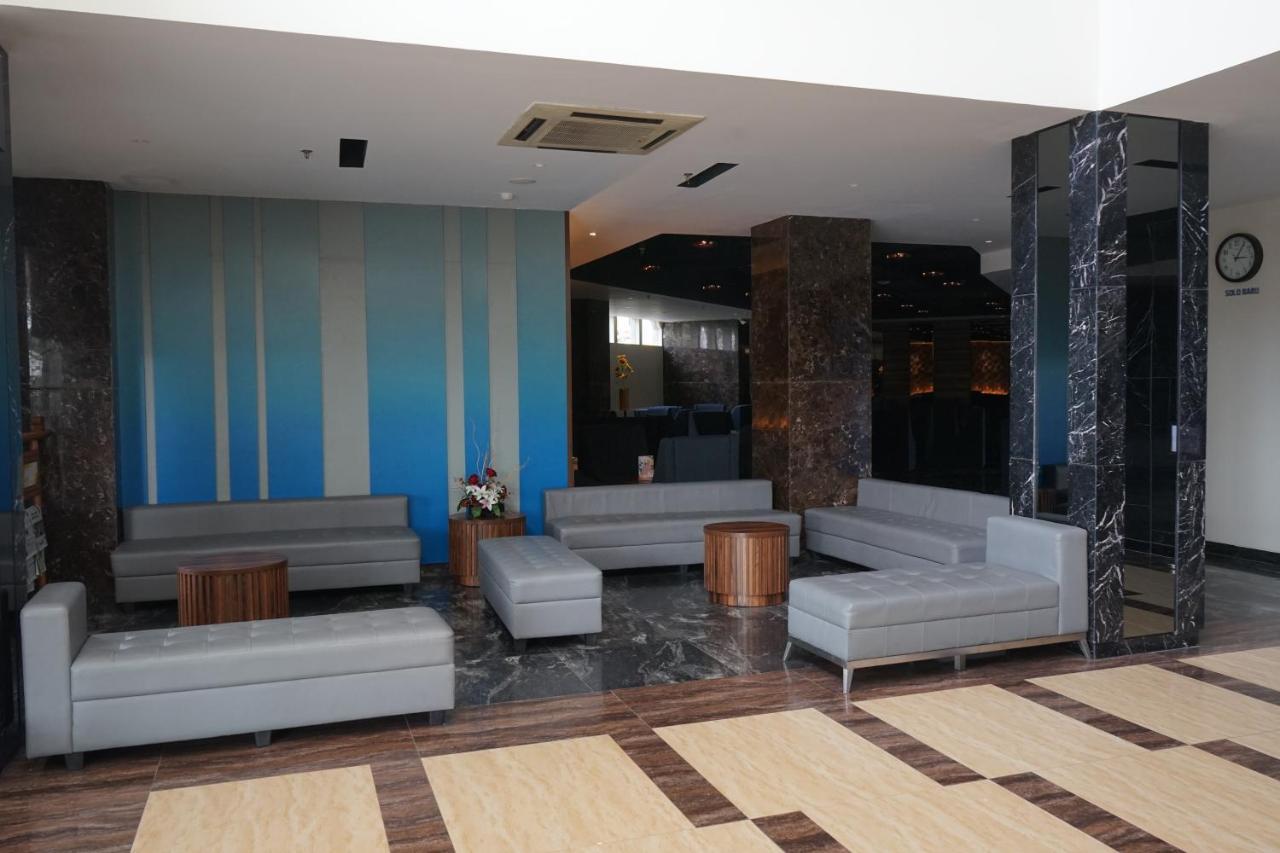 Hotel Brothers Biru Solo Baru Exterior foto